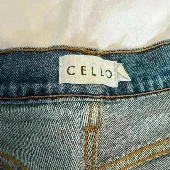 Women’s size 3 jeans from cello - Picture 3 of 5